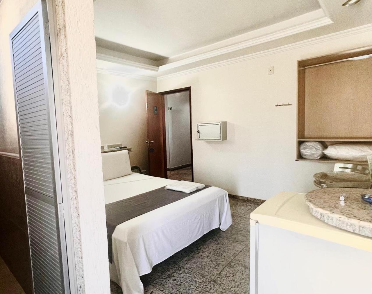 Hotel Buriti Stop (Adults Only) Goiânia Exteriör bild
